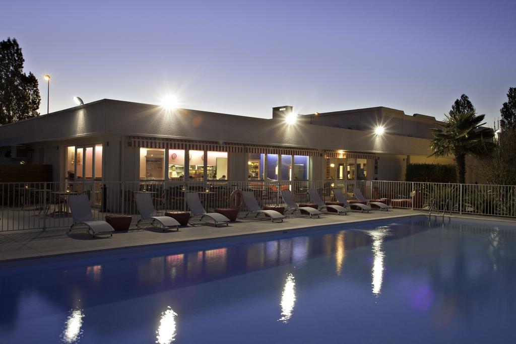 Hotel Sure By Western Bordeaux Aeroport