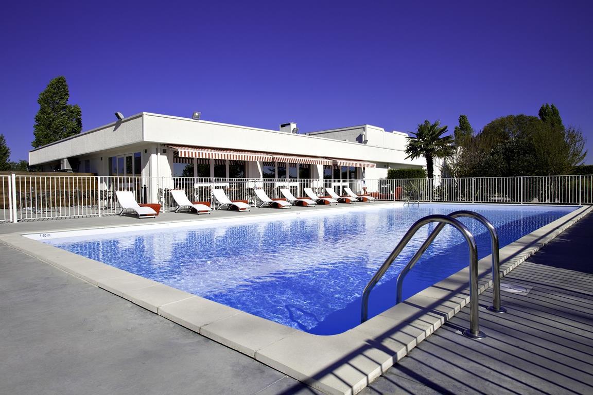 Sure By Western Bordeaux Aeroport Hotel 3*